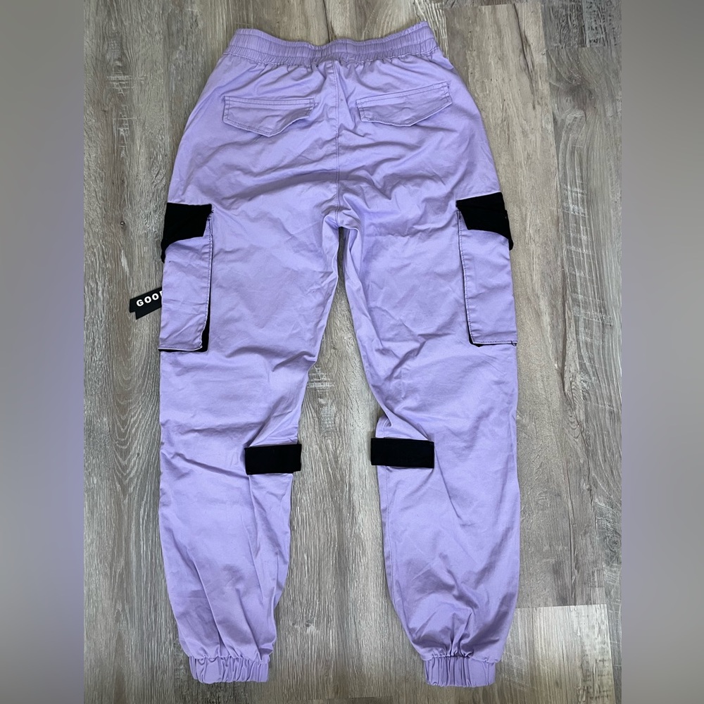 Fashion Nova lavender cargo pants (small)
